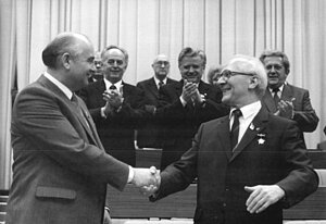 Michail Gorbatschow und Erich Honecker 1986 Reformpolitik Gorbatschow
